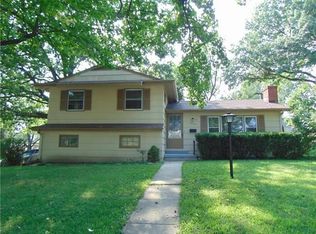 8838 Marty St, Overland Park, KS 66212