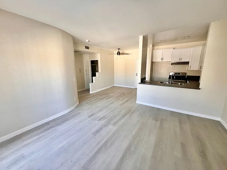 Pinewood Apartments — Photo 3