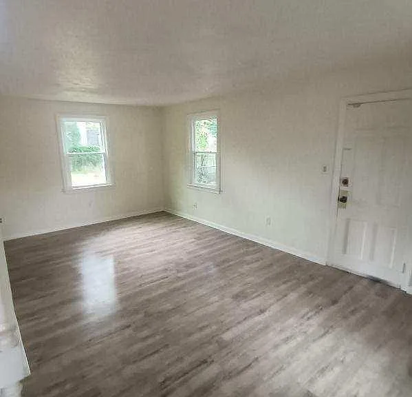 830 19th Pl — Photo 3