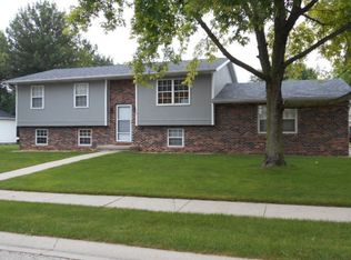 1408 Shawnee Ln, Ottawa, IL 61350
