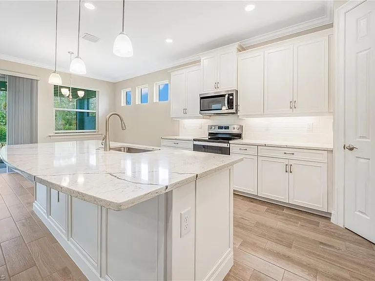 16808 Bay Island Ct — Photo 9