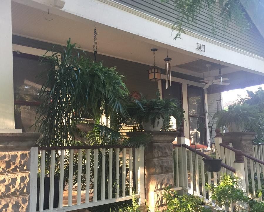 1st image of 301 Aurora St