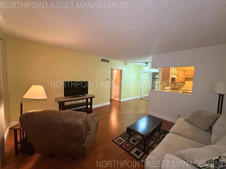 2171 NE 66th St #812 — Photo 2