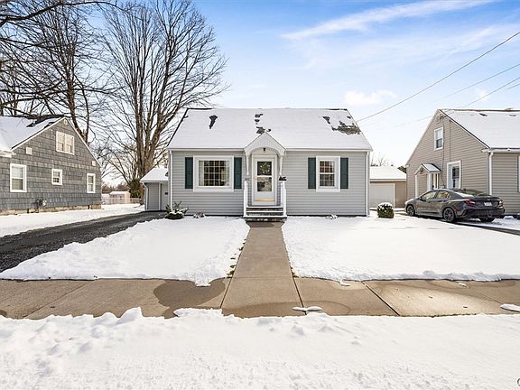 2nd image of 811 Massena Ave