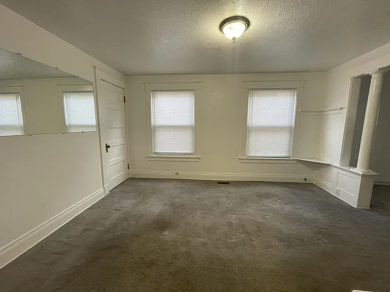 1122 Pinewood Ave — Photo 6