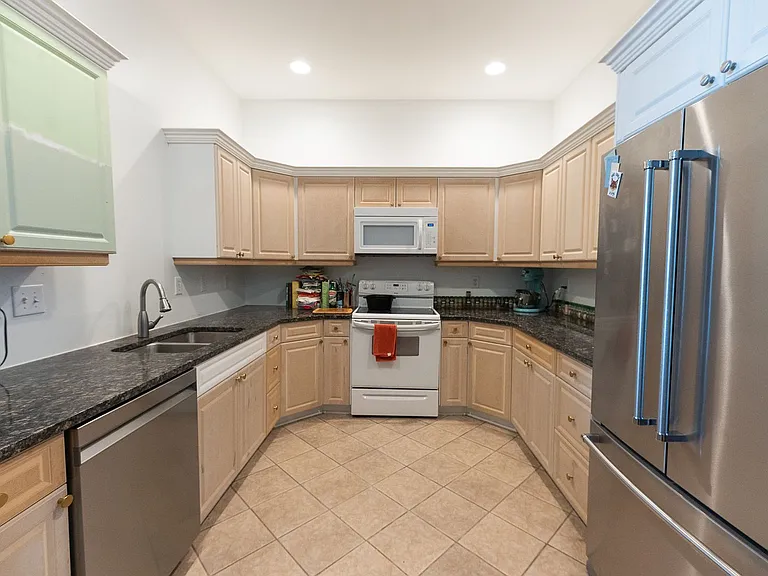 360 S Elm St #211 — Photo 17