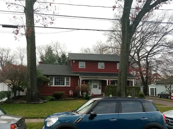 632 Wadleigh Ave, West Hempstead, NY 11552