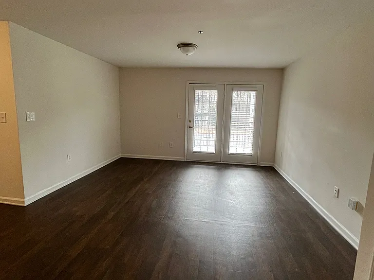 Wesley St. Claire Apartments at Lawrenceville — Photo 143