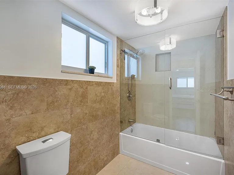 2430 SW 22nd Ter — Photo 25