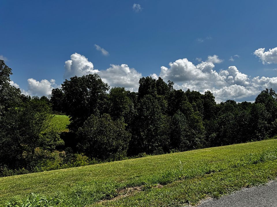 2nd image of 630 Dyer Ridge Rd Lot 5