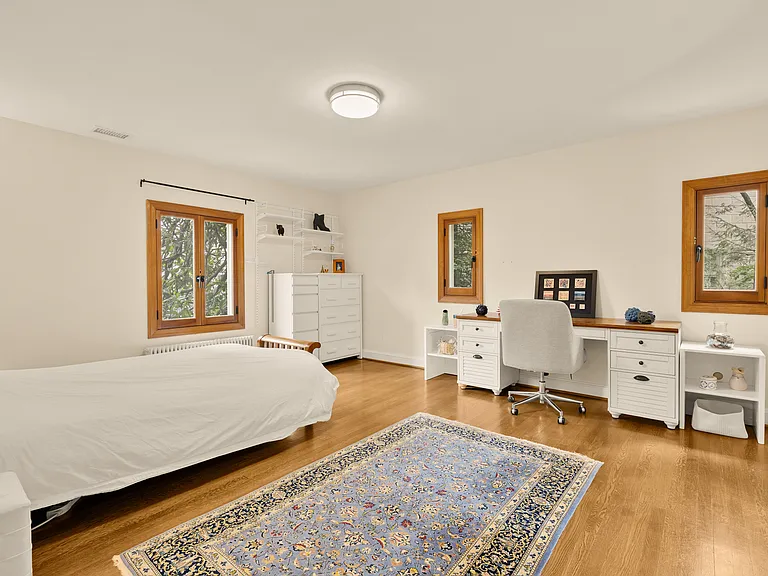 3111 Chain Bridge Rd NW — Photo 42