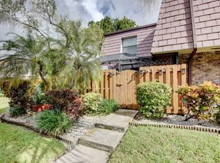 7565 Courtyard Run W, Boca Raton, FL 33433