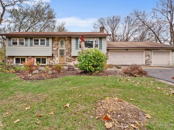 851 Hemlock Dr, Dundee, IL 60118