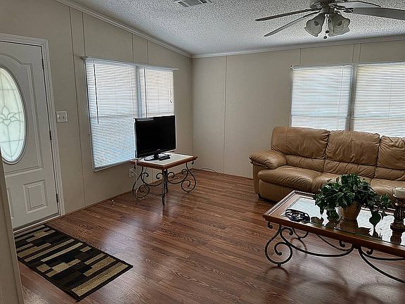5th image of 387 Palm Castle Dr