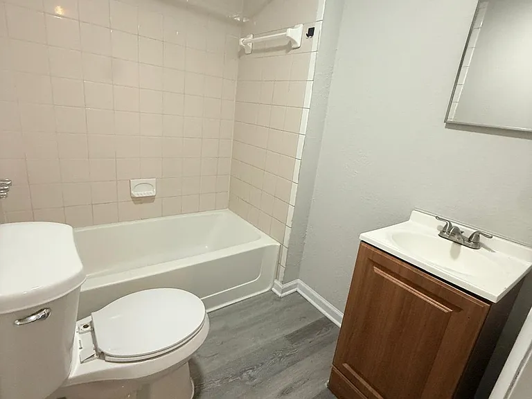 1128 Van Buren St #1 — Photo 9