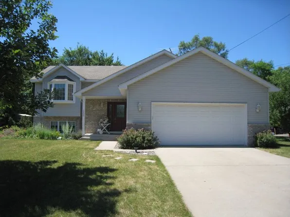 1800 Queens Ave S, Lakeland, MN 55043