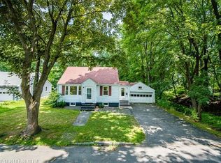 32 Fairview St, Portland, ME 04102