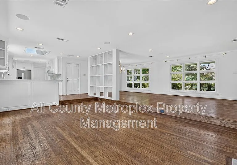5804 Norway Rd — Photo 5