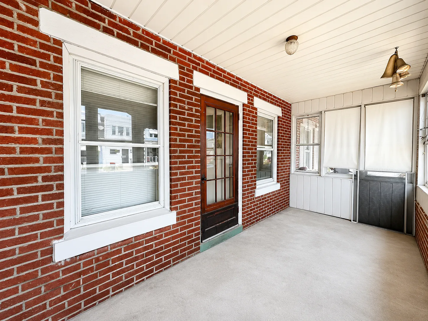 4 bed, 1.5 bath, 1108 sqft, $1,800 — Photo 2