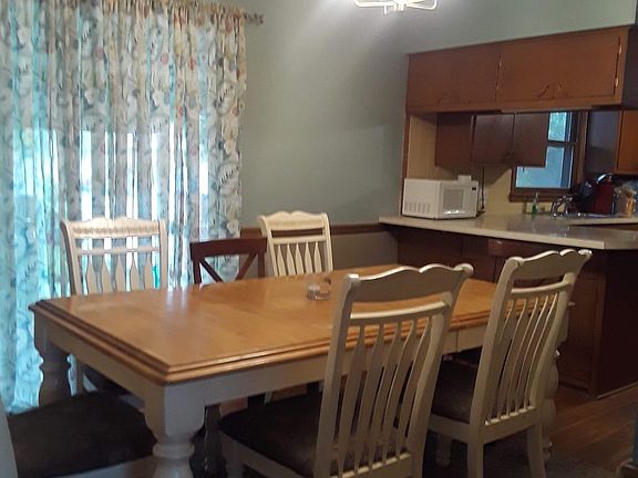 3rd image of 2218 Roach St