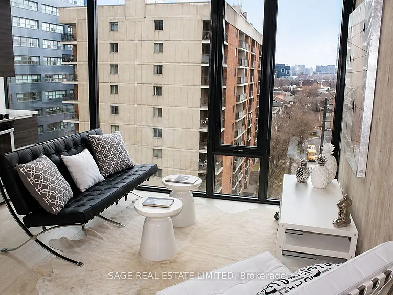 111 Bathurst St #706 — Photo 2