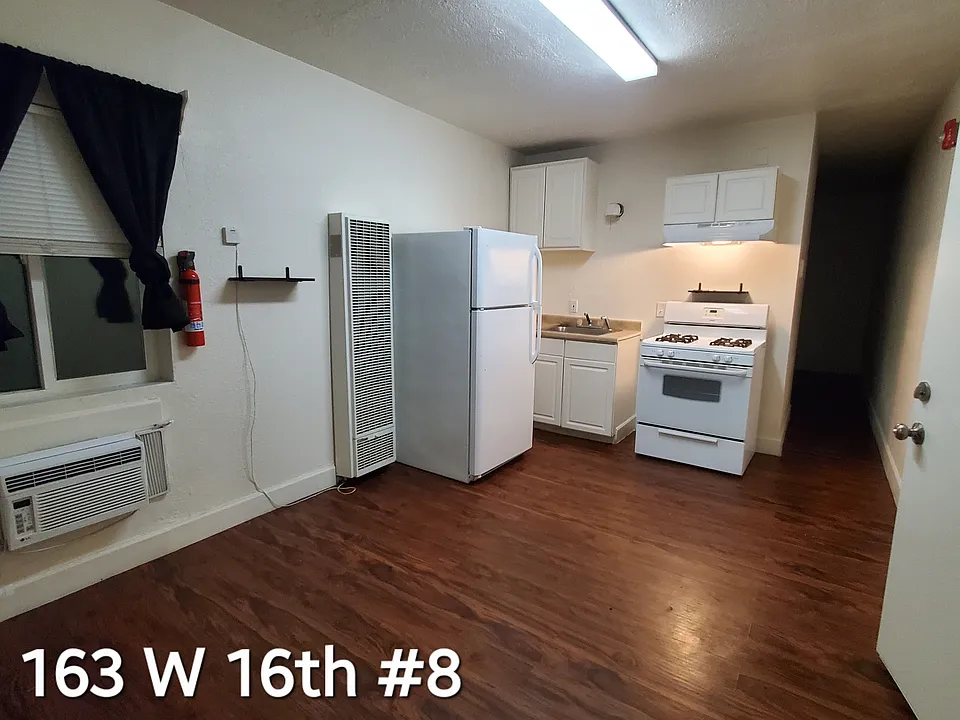 163 W 16th St #8