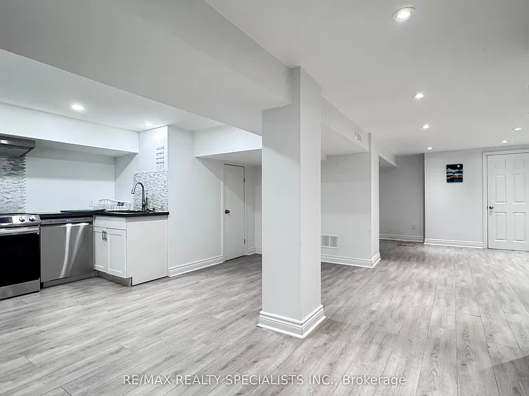 131 Searle Ave #BASEMENT — Photo 16