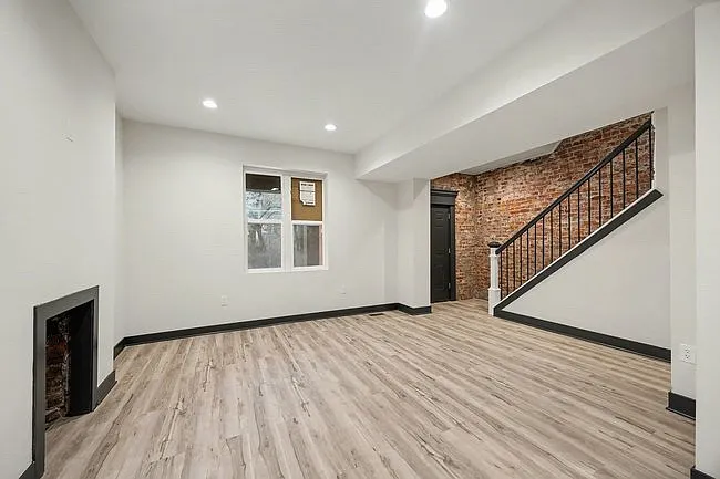 4 bed, 2330 sqft, $2,950 — Photo 3