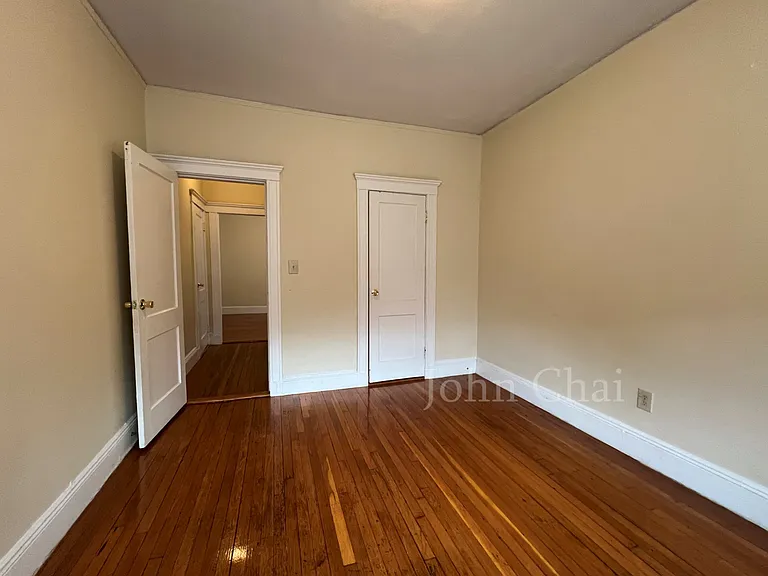 64 Woodstock Ave #8 — Photo 15
