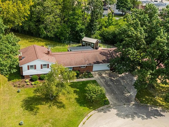 4th image of 203 Wood Rd