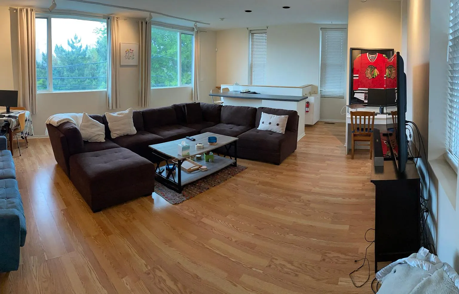 2 bed, 2.5 bath, 1600 sqft, $3,400 — Photo 2