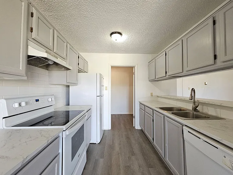 1815 Cedarhill Dr #A-D — Photo 7