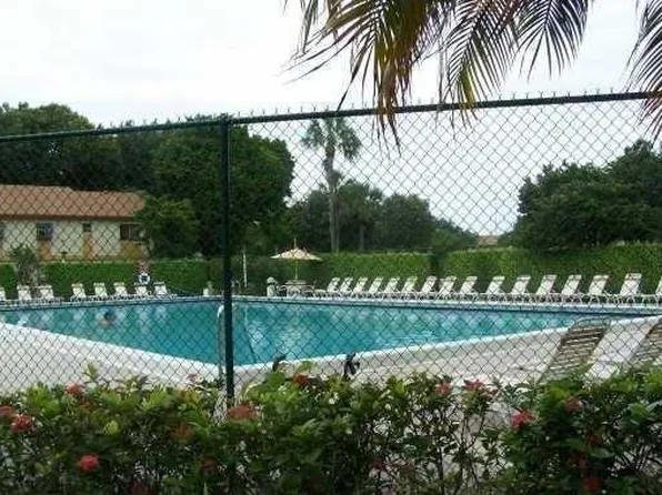 115 Gardens Dr APT 202, Pompano Beach, FL 33069