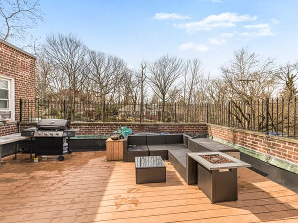 4601 Henry Hudson Parkway West image 8 of 18