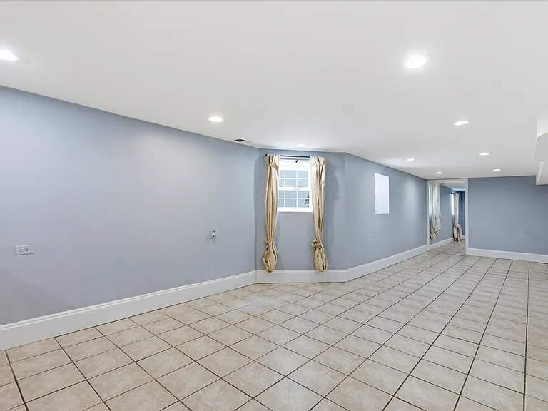 2117 N Humboldt Blvd #G — Photo 5