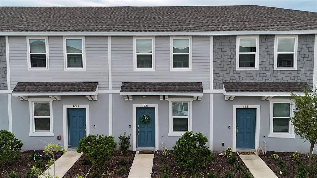 2 bed, 2.5 bath, 1275 sqft, $1,800 — Photo 4
