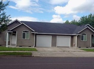 6194 E St, Springfield, OR 97478