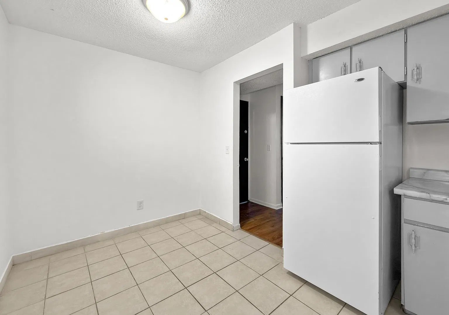 1218 SE Belmont Drive — Photo 3