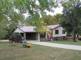 93 Valley Rd, Mc Ewen, TN 37101