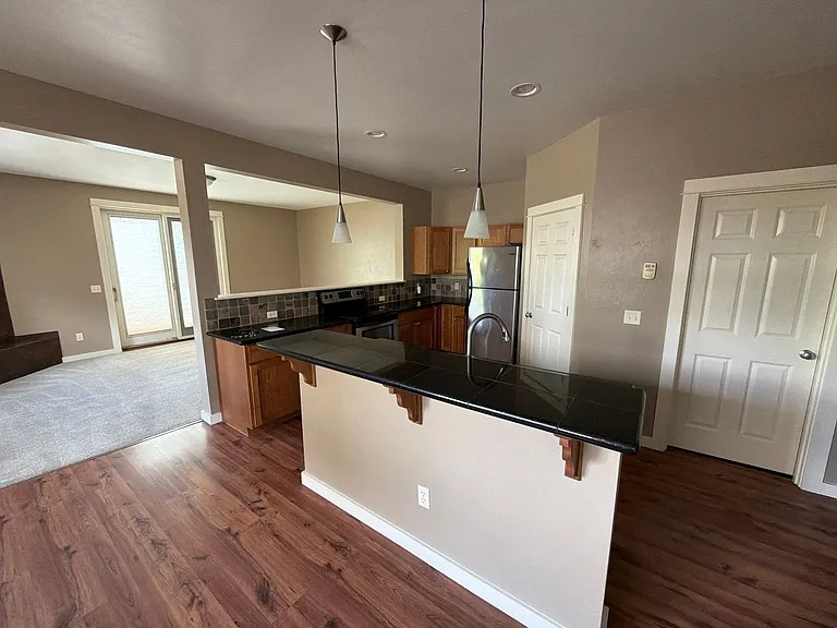 712 Forestglen Dr #A — Photo 2
