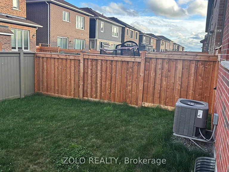 551 Bellflower Ct — Photo 24