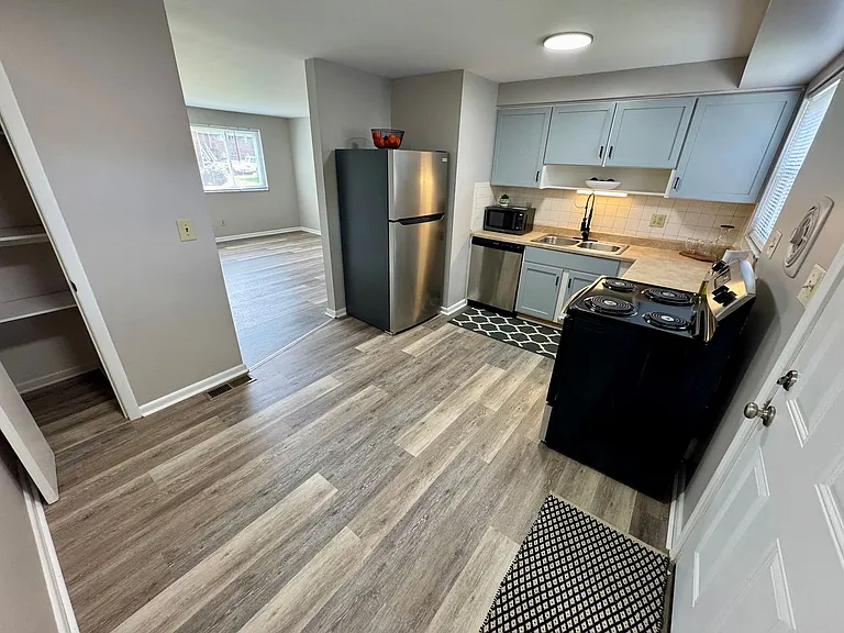 4944-4958 Arbor Village Drive — Photo 10