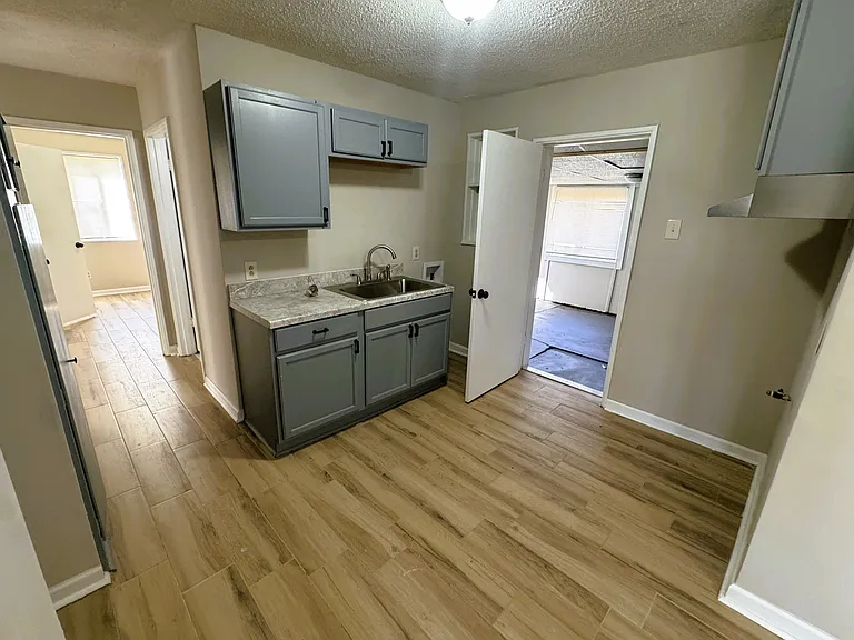 961 N Perkins Rd — Photo 6