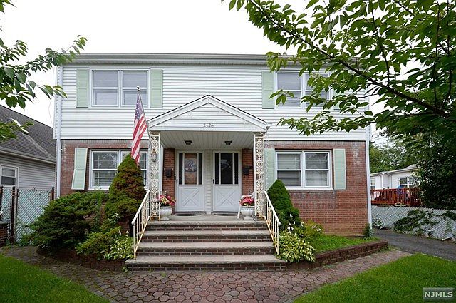 1st image of 2-26 Hartley Pl #2