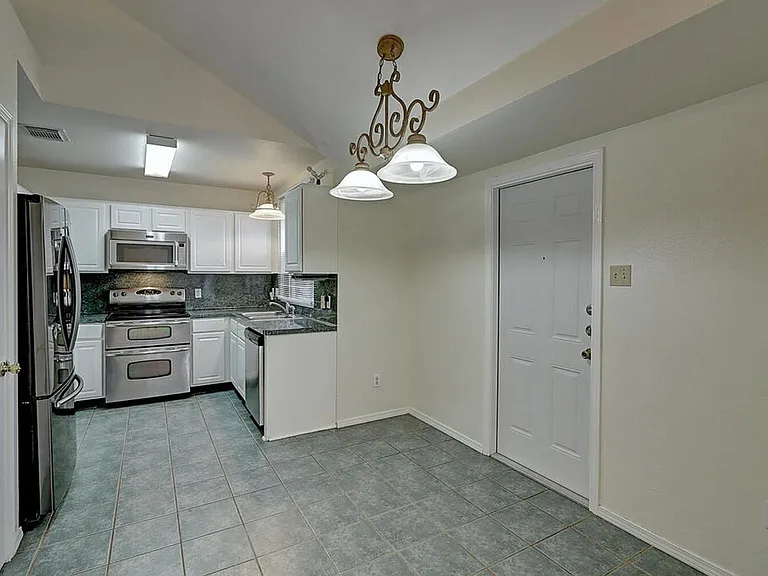 7933 Elk Dr — Photo 32