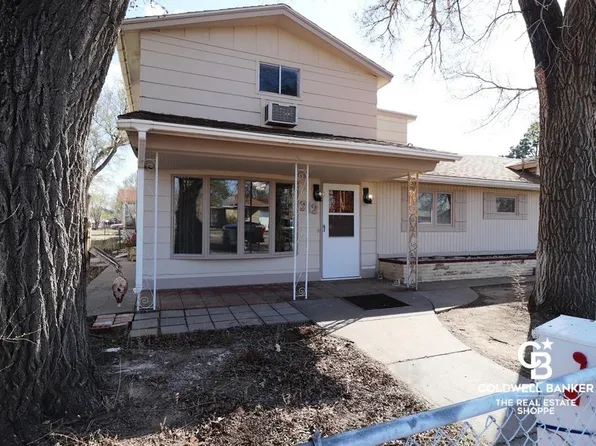 212 E Price St, Garden City, KS 67846