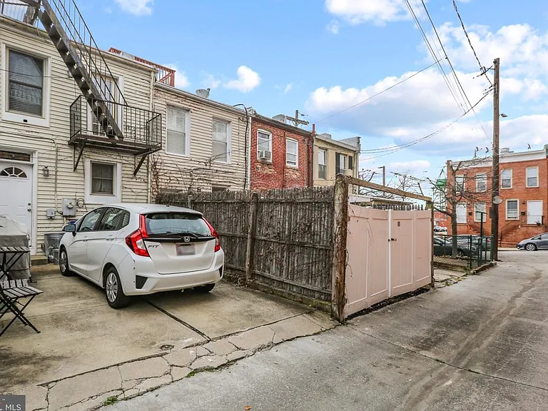 675 E Clement St — Photo 28