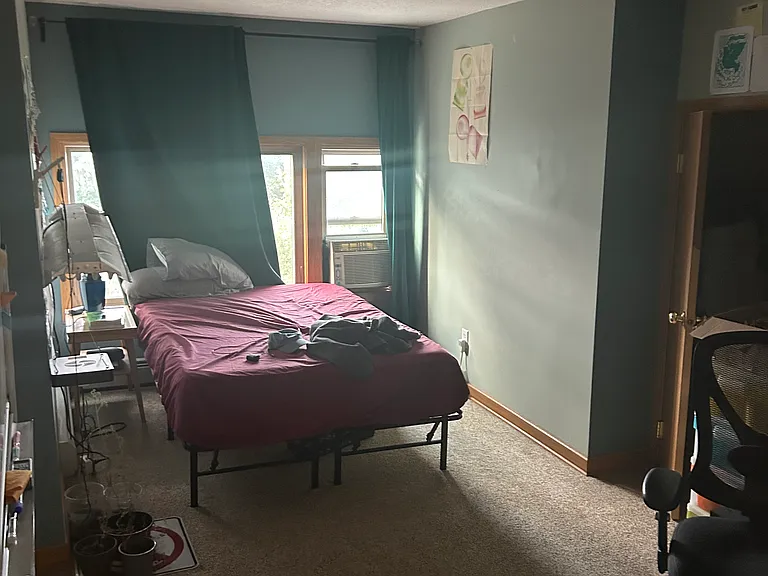 946 Laurel Ave — Photo 12