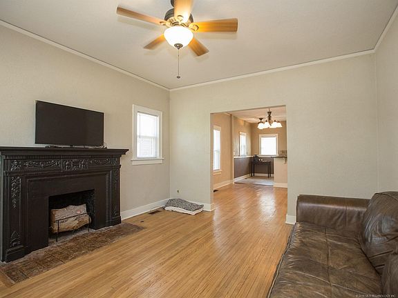 4th image of 811 S Knoxville Ave