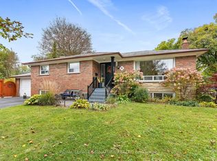 4 Moss St, Toronto, ON M1E 2B6